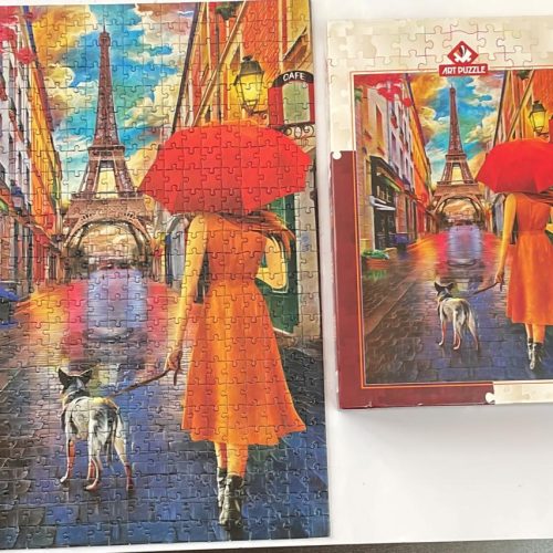 تابلو پازل چیده شده دختری در پاریس ۵۰۰ تکه