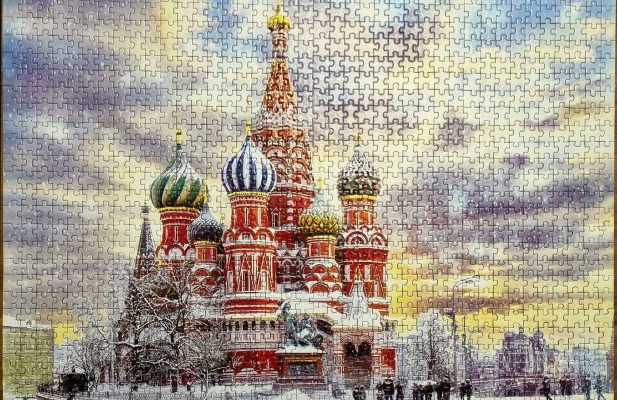 تابلو پازل چیده شده 1000 تکه طرح کلیسا سنت پترز بورک